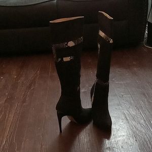 Heeled boots